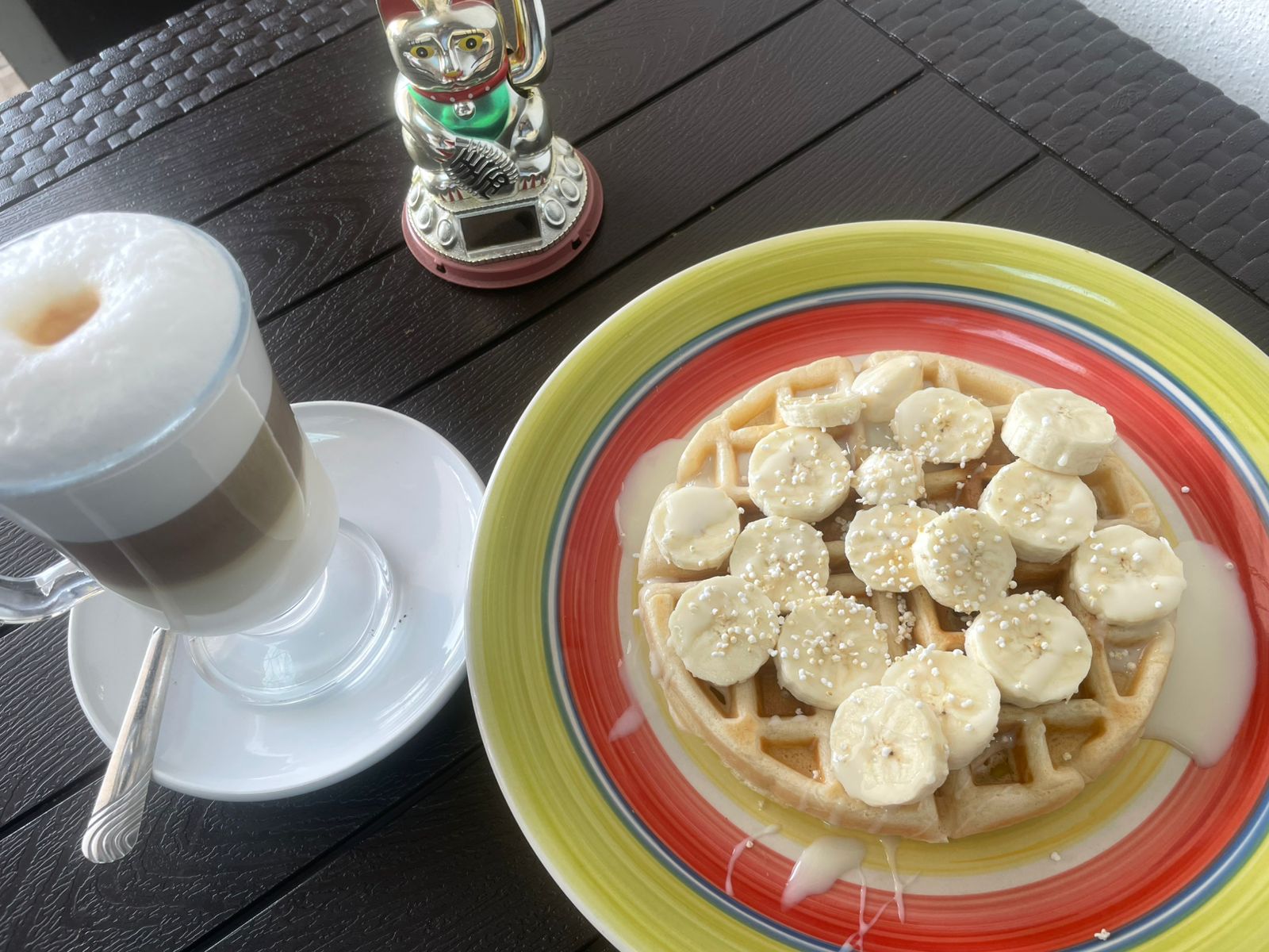 Capuccino y waffle